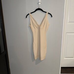 Yummie‎ By Heather Thomson  Beige Shape Wear Short Slip Dress Size Medium